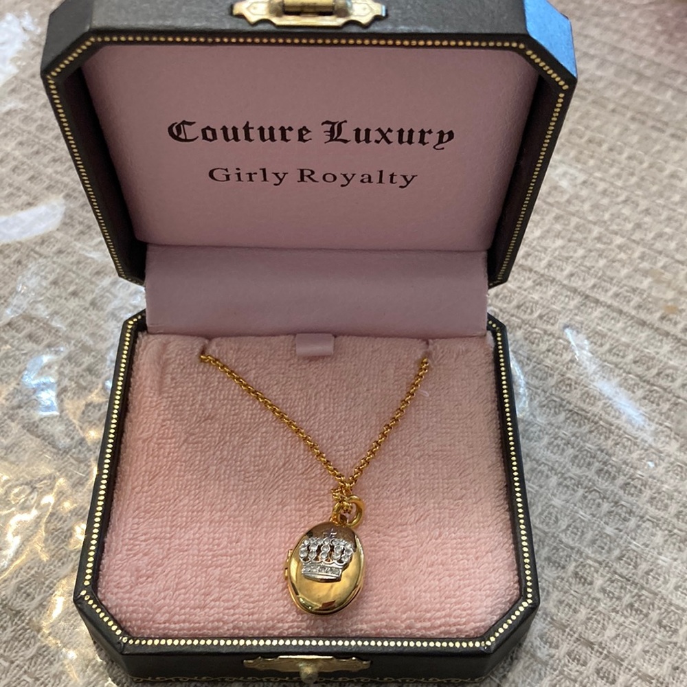 Juicy Couture picture pendant